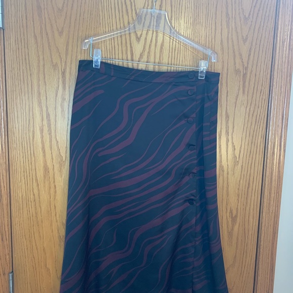 Contemporaine exclusively Simons A line fully lined mid calf skirt size 8 - Picture 2 of 6